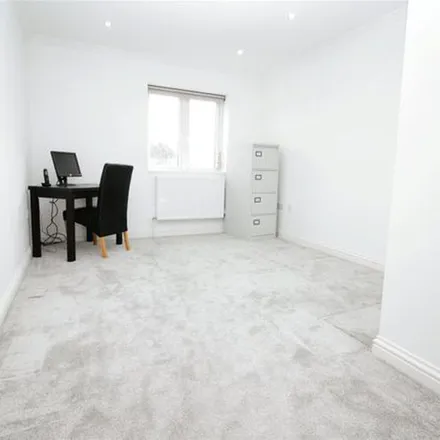 Rent this 6 bed apartment on Lillyputts Equestrian Centre in unnamed road, London