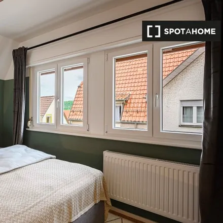 Rent this 4 bed room on Wilhelmsschule Außenstelle in Nebelhornstraße 23, 70327 Stuttgart