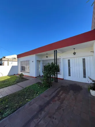 Rent this 2 bed house on Aristóbulo del Valle 1975 in Burzaco, Argentina