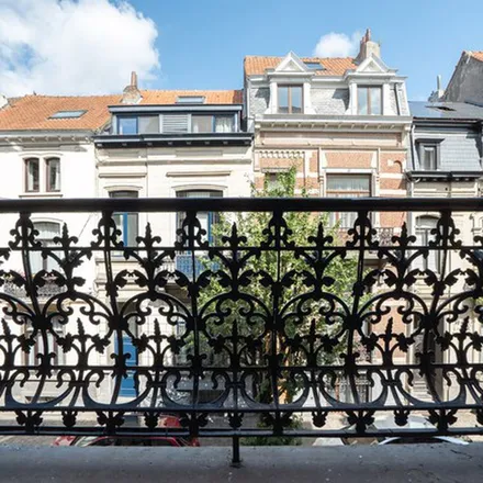 Rent this 1 bed apartment on Rue Émile Banning - Émile Banningstraat 68 in 1050 Ixelles - Elsene, Belgium