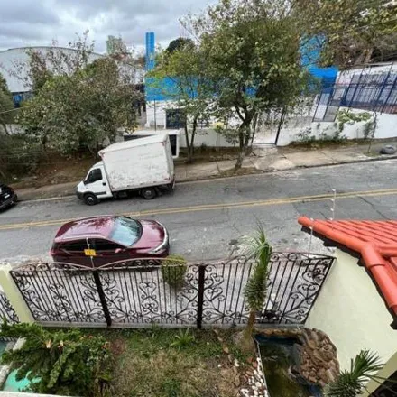 Buy this 3 bed house on Creche Laura Dias de Camargo in Rua Monte Alto, Vila Valparaíso