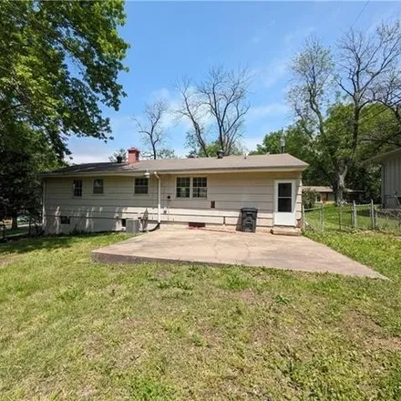 Image 3 - 8953 East 54th Street, Raytown, MO 64133, USA - House for sale