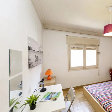 Rent this 5 bed room on Avinguda de la República Argentina in 45, 08023 Barcelona