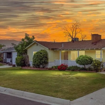 Buy this 2 bed house on 211 Lowell Drive in Kern County, CA 93308