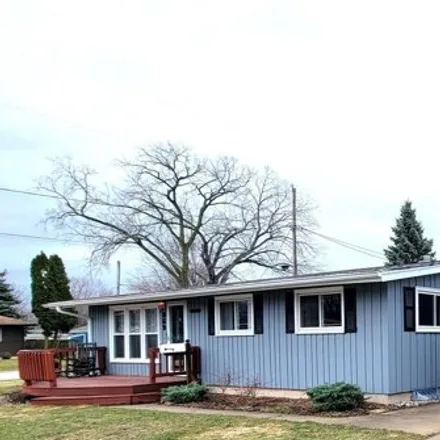 Buy this 3 bed house on 987 Harding Street in Menasha, WI 54952