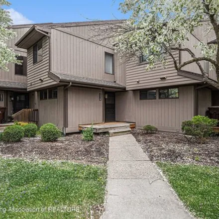 Image 4 - 2483 South Wild Blossom Drive, Meridian Charter Township, MI 48823, USA - Condo for sale