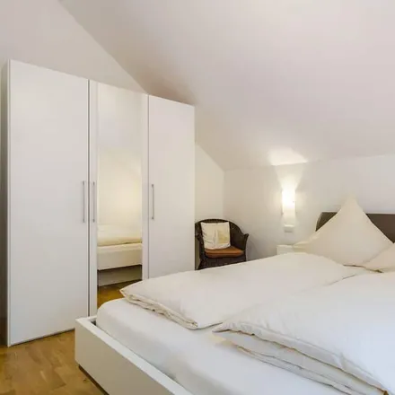 Rent this 3 bed apartment on Tierheim Überlingen in K 7772 1, 88662 Hödingen