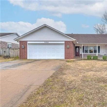 Buy this 5 bed house on 1312 West Cottonwood Street in Rogers, AR 72758