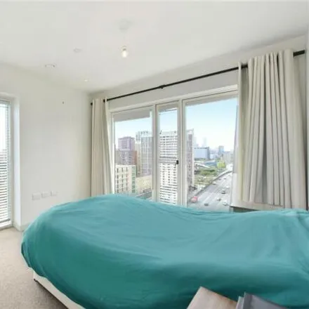 Image 9 - Lumire, Newham Way, London, E16 1YU, United Kingdom - House for sale