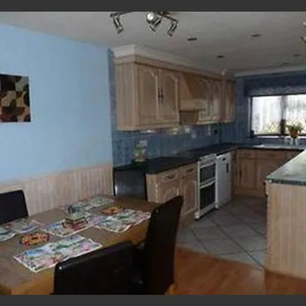 Image 2 - Rosslyn Close, London, UB3 2SX, United Kingdom - Townhouse for rent