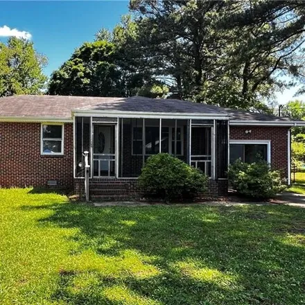 Rent this 3 bed house on 3508 Linnet Ln in Portsmouth, Virginia