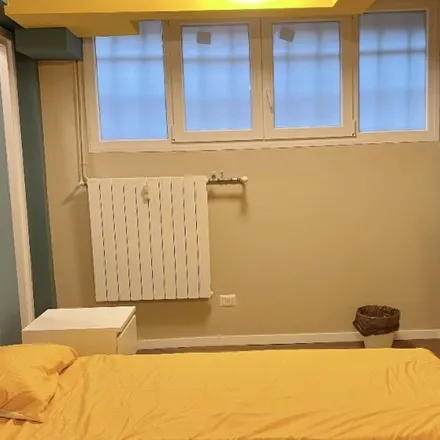 Rent this 3 bed room on Onoranze Funebri Lodovico il Moro in Via Ambrogio Binda, 20143 Milan MI