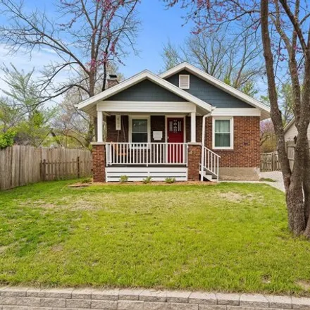 Buy this 2 bed house on 444 West Ash Street in Columbia, MO 65203