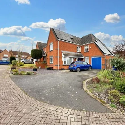 Buy this 4 bed house on Thorpe Close in Burton-on-Trent, DE15 9GS