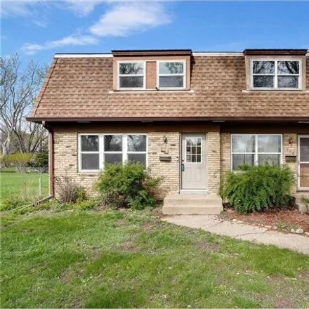 Buy this 3 bed house on 624 Jackson Street in Shakopee, MN 55379