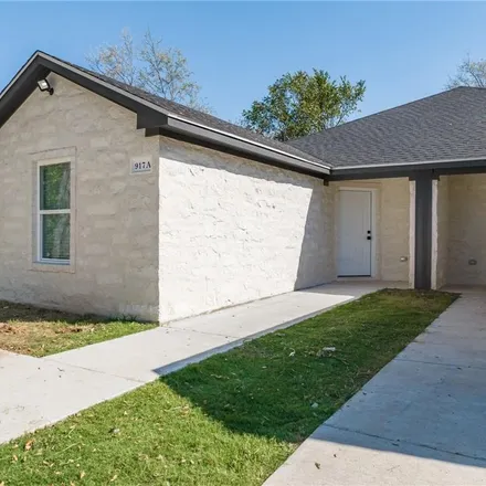 Image 3 - 917 Houston Street, Waco, TX 76704, USA - Duplex for sale