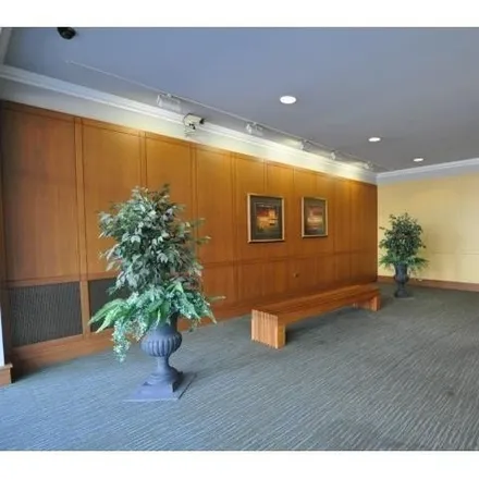 Image 2 - 140 Grove Street, Glenbrook, Stamford, CT 06901, USA - Condo for rent