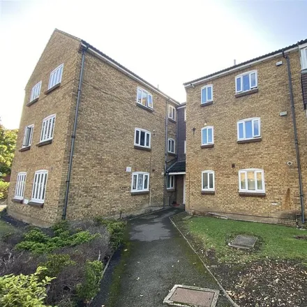 Rent this 2 bed apartment on Weald Rise Primary School in Weald Rise, London