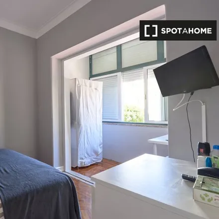 Rent this 6 bed room on Rua Martins Rosado in 2700-573 Falagueira-Venda Nova, Portugal