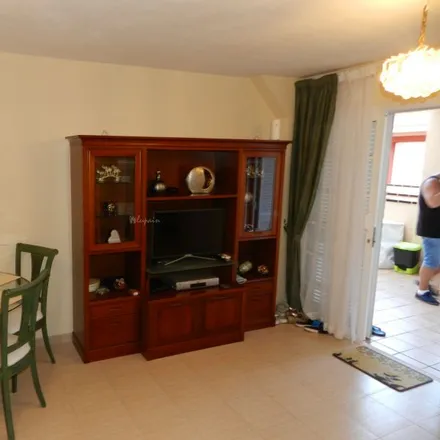 Image 4 - Calle Hawaii, 38650 Los Cristianos, Spain - Apartment for sale