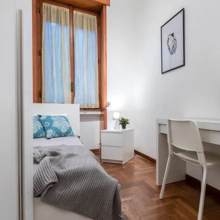 Image 3 - Viale Regina Margherita - Room for rent