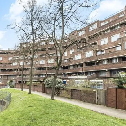 Buy this 3 bed apartment on Anglebury in 80 Talbot Road, London