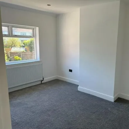Image 6 - Somery Road, Priory Estate, Kates Hill, DY1 4BD, United Kingdom - Duplex for rent