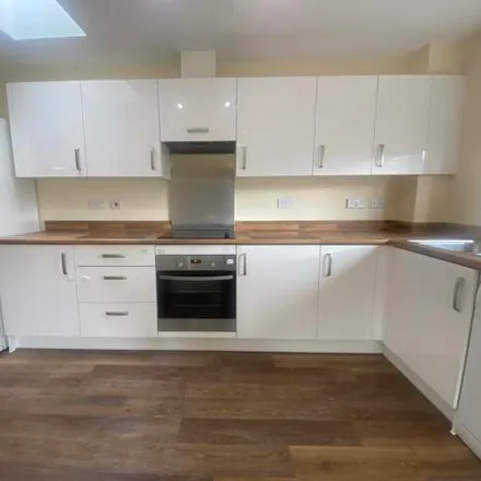 Image 1 - 2 Lea Pound Street, Patchway, BS34 5GT, United Kingdom - Room for rent