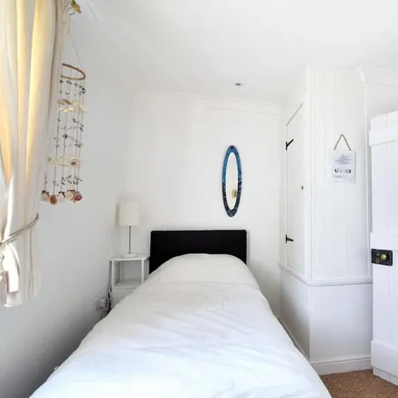 Rent this 2 bed duplex on Lyme Regis in DT7 3DW, United Kingdom
