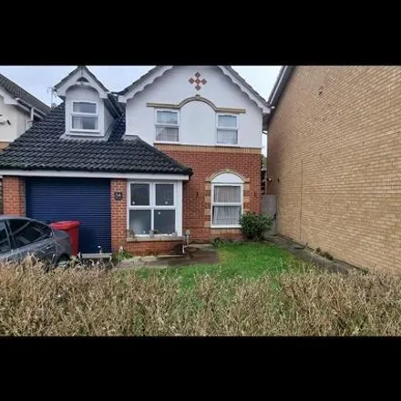 Rent this 4 bed house on Hunters Way in Slough, SL1 5UB