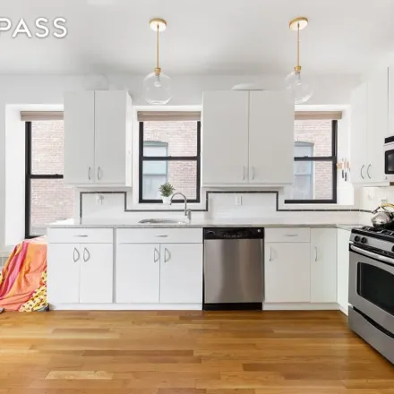 Image 4 - 250 Manhattan Avenue, New York, NY 10026, USA - Apartment for rent