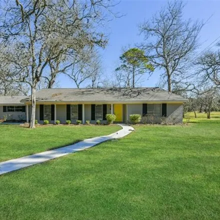 Buy this 3 bed house on 340 Oyster Creek Court in Lake Jackson, TX 77566