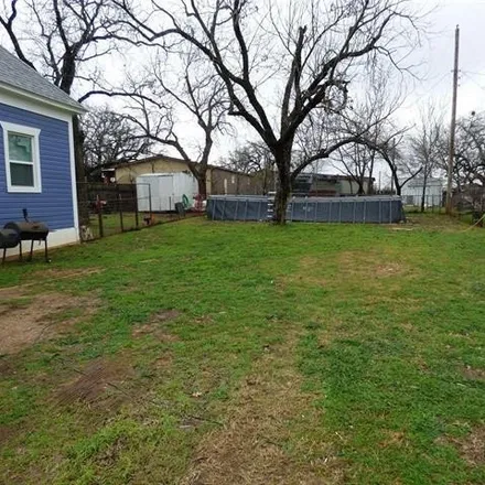 Image 3 - 240 Avenue H, Cisco, TX 76437, USA - House for sale