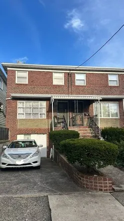 Image 1 - Broadway + 2nd Street, Broadway, Bayonne, NJ 07002, USA - House for sale