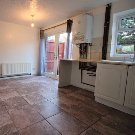 Image 5 - Birches Rise, Willenhall, WV13 2DB, United Kingdom - House for rent