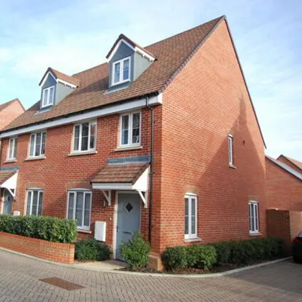 Buy this 3 bed duplex on unnamed road in Woolmer Green, SG3 6JH