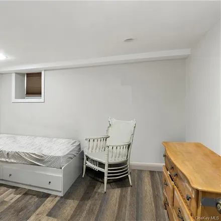 Image 9 - 4385 Martha Avenue, New York, NY 10470, USA - Townhouse for sale