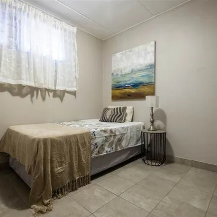 Image 3 - Baobab, Atterbury Road, Menlyn, Pretoria, 0801, South Africa - Apartment for rent