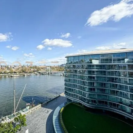 Rent this 3 bed room on Albion Riverside in London, SW11 3BG