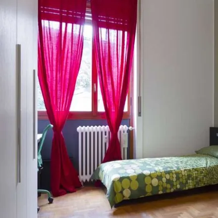 Rent this 4 bed room on Scaringi in Viale Sabotino, 20135 Milan MI