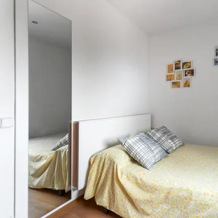 Rent this 2 bed room on Carrer del Mas Casanovas in 51, 08025 Barcelona