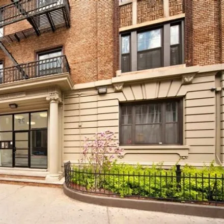 Image 6 - 41 Clarkson Avenue, New York, NY 11226, USA - House for sale