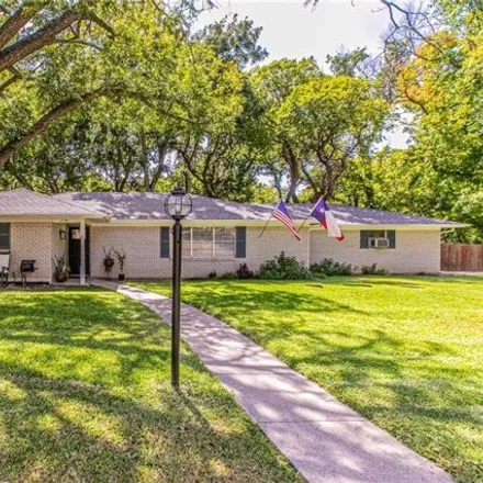 Buy this 4 bed house on 1214 Wedgewood Drive in Woodway, TX 76712