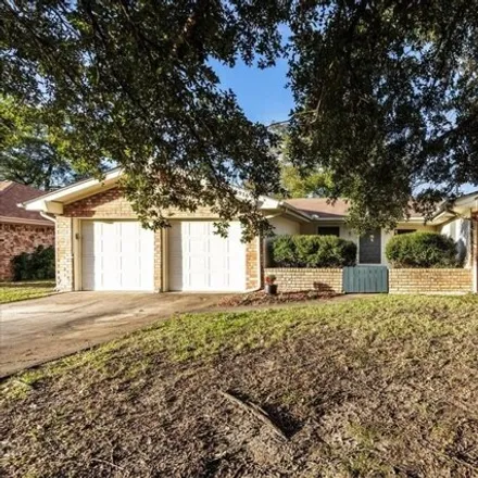 Buy this 3 bed house on 1952 Thousand Oaks Street in Orange, TX 77632