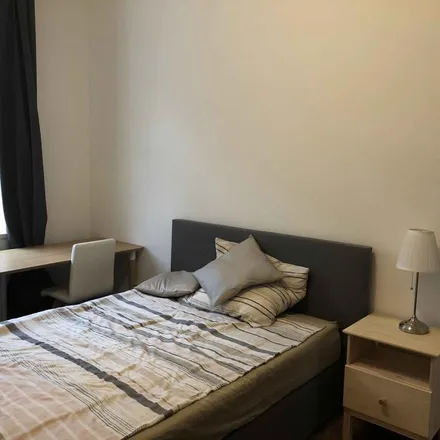 Rent this 3 bed apartment on Mainzer Landstraße 258 in 60326 Frankfurt, Germany