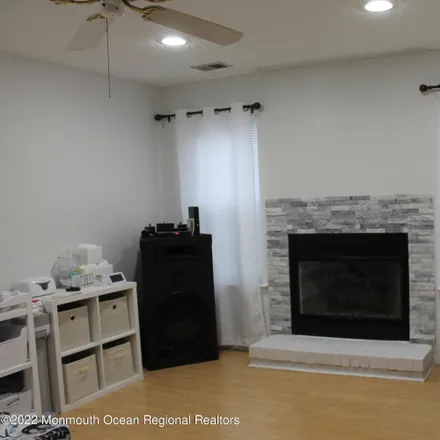Image 4 - 18 Seabreeze Square, Bergerville, Howell Township, NJ 07728, USA - Condo for rent