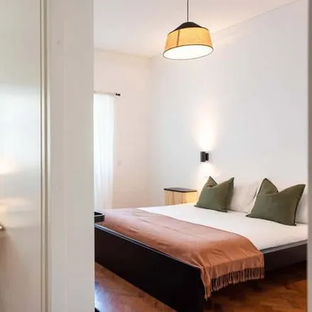 Rent this 5 bed room on Avenida Defensores de Chaves 79 in 1000-120 Lisbon, Portugal