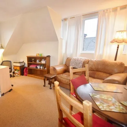 Rent this 1 bed apartment on Dunstan Road in Finchley Road, Childs Hill