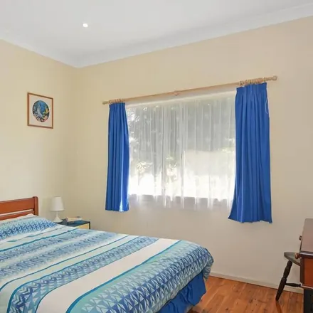 Rent this 2 bed house on Sanctuary Point NSW 2540