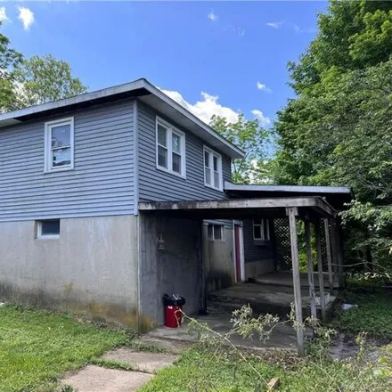 Buy this 3 bed house on 5656 Old United States Highway 35 in Silvercreek Township, OH 45335